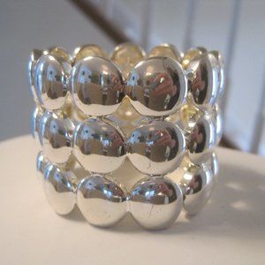 DILLARD'S SILVER TONE OVAL TIERED PANEL STRETCH BRACELET NWOT $37.00